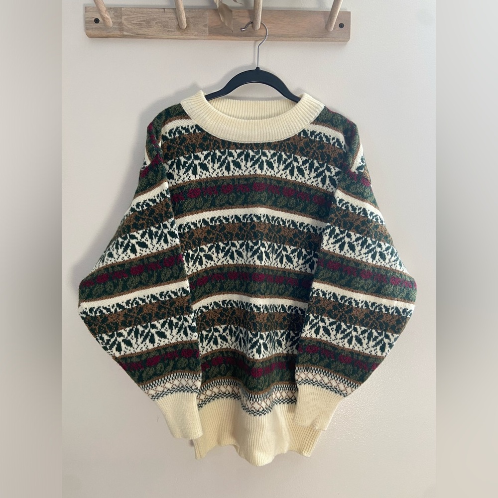 VINTAGE Cable Knit Sweater Green, Cream and Red - Size Medium